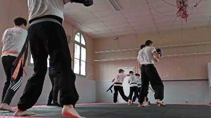 "La puissance d'une frappe vient d'une très vive rotation de la taille, non pas d'un large mouvement avec déplacement du poids du corps. " Bruce Lee
*
*
Le travail continue 👊
*
*
Sois comme l'eau, mon ami 💧
*
*
#jkd #jkdlesson #jkdtraining #sport64 #wushufrance #afjkd #leefightschool #jkdfrance #artsmartiauxchinois #kungfufrance #kfjkd #semotiverensemble #Bayonne #semotiver #confianceensoi #jkdlife #jkdstyle #tigertraining #enformepourlajournée #depassetespeurs #saliesdebéarn #tigerway
